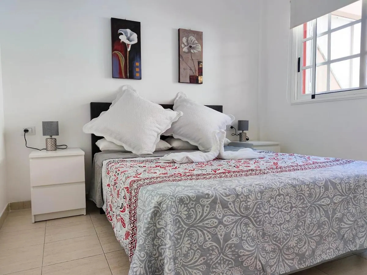 Los Cristianos - Heated Swimming Pool Air-Conditioned Apartment Los Cristianos (Tenerife)